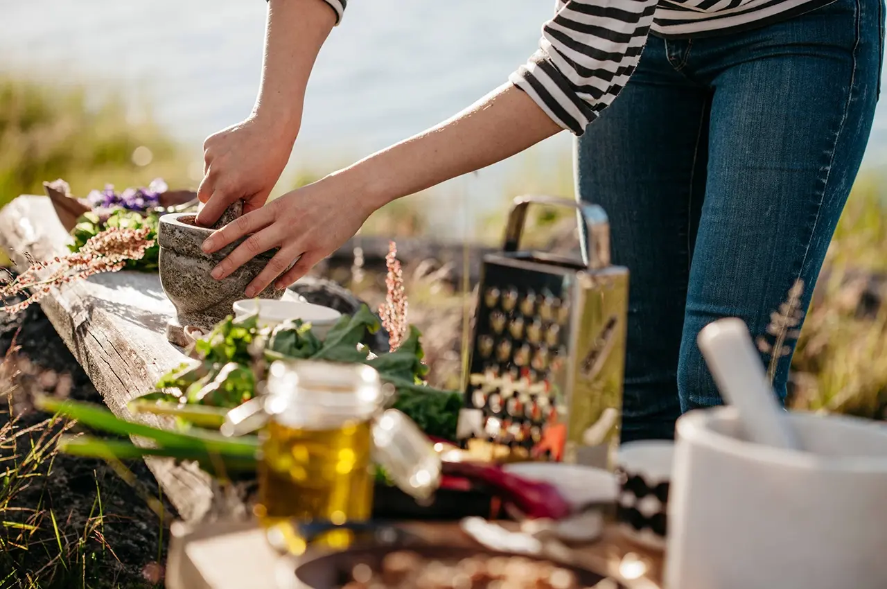 outdoor cooking, photo: Elina Manninen/Keksit, Visit Finland