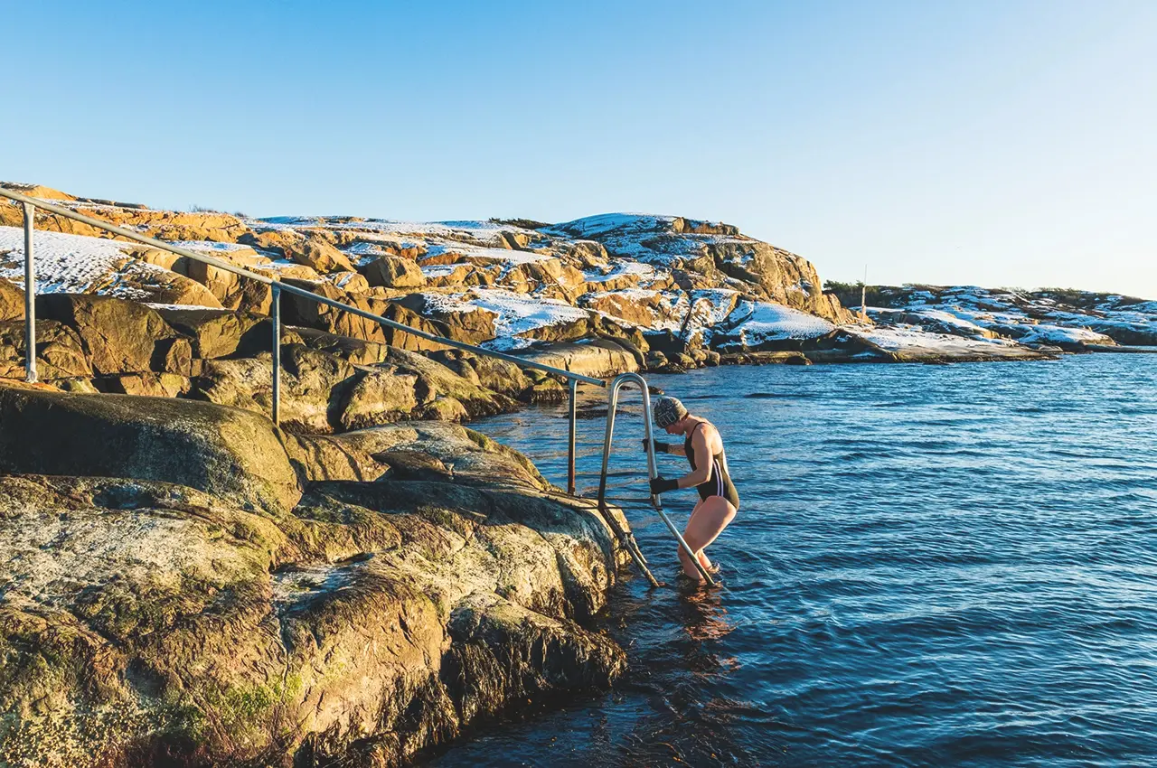 winter-swim winter swim photo: Mikael Svensson/Johnér/imagebank.sweden.se