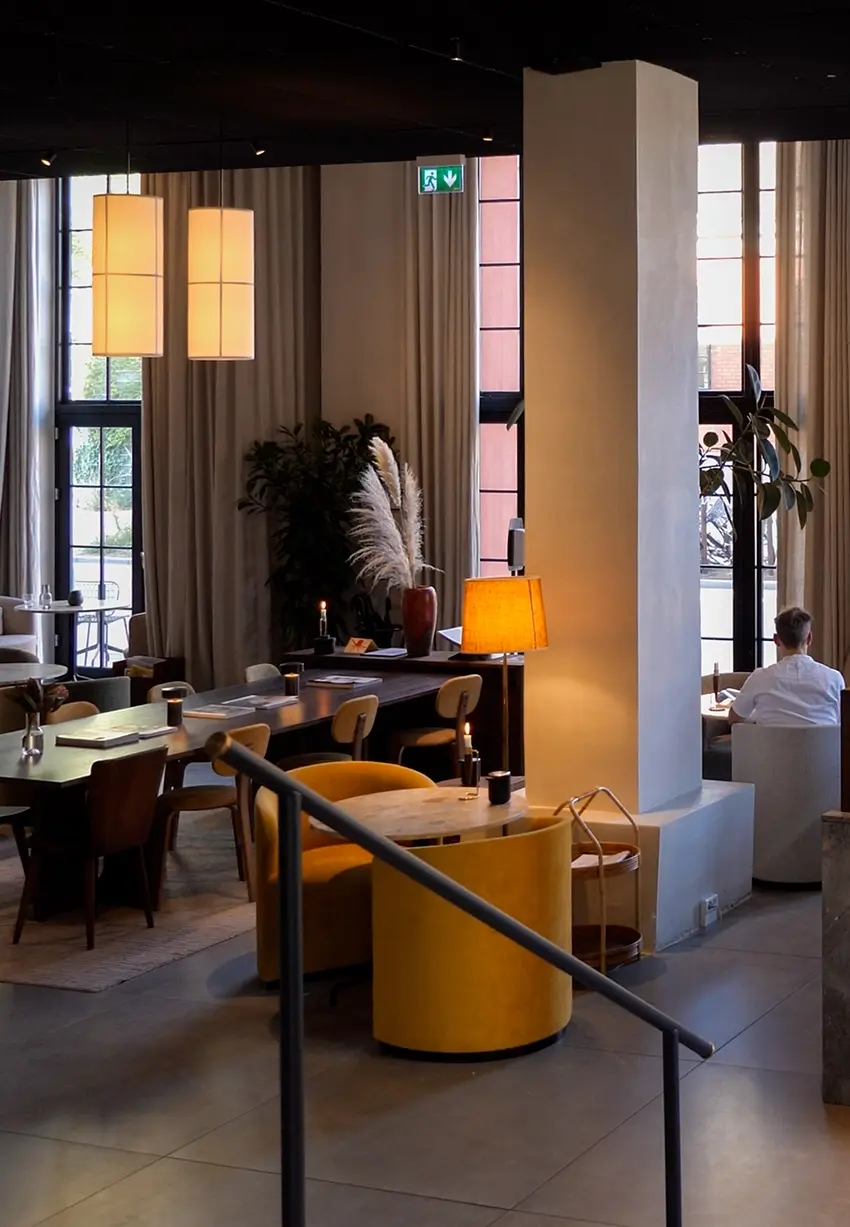 hotel lounge