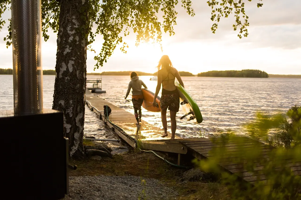 stand_ up_ paddling women stand up paddle