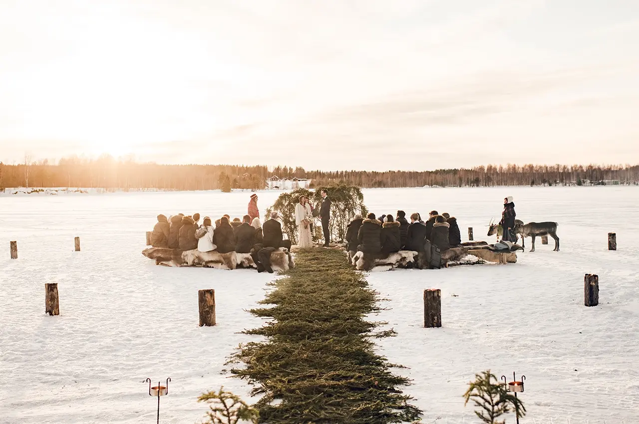 arctic-bath-wedding-cermony wedding ceremony outside in winter